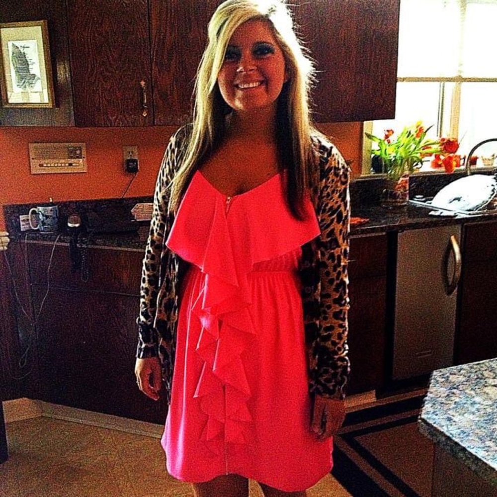 Pink dress - Picture 2 of 6